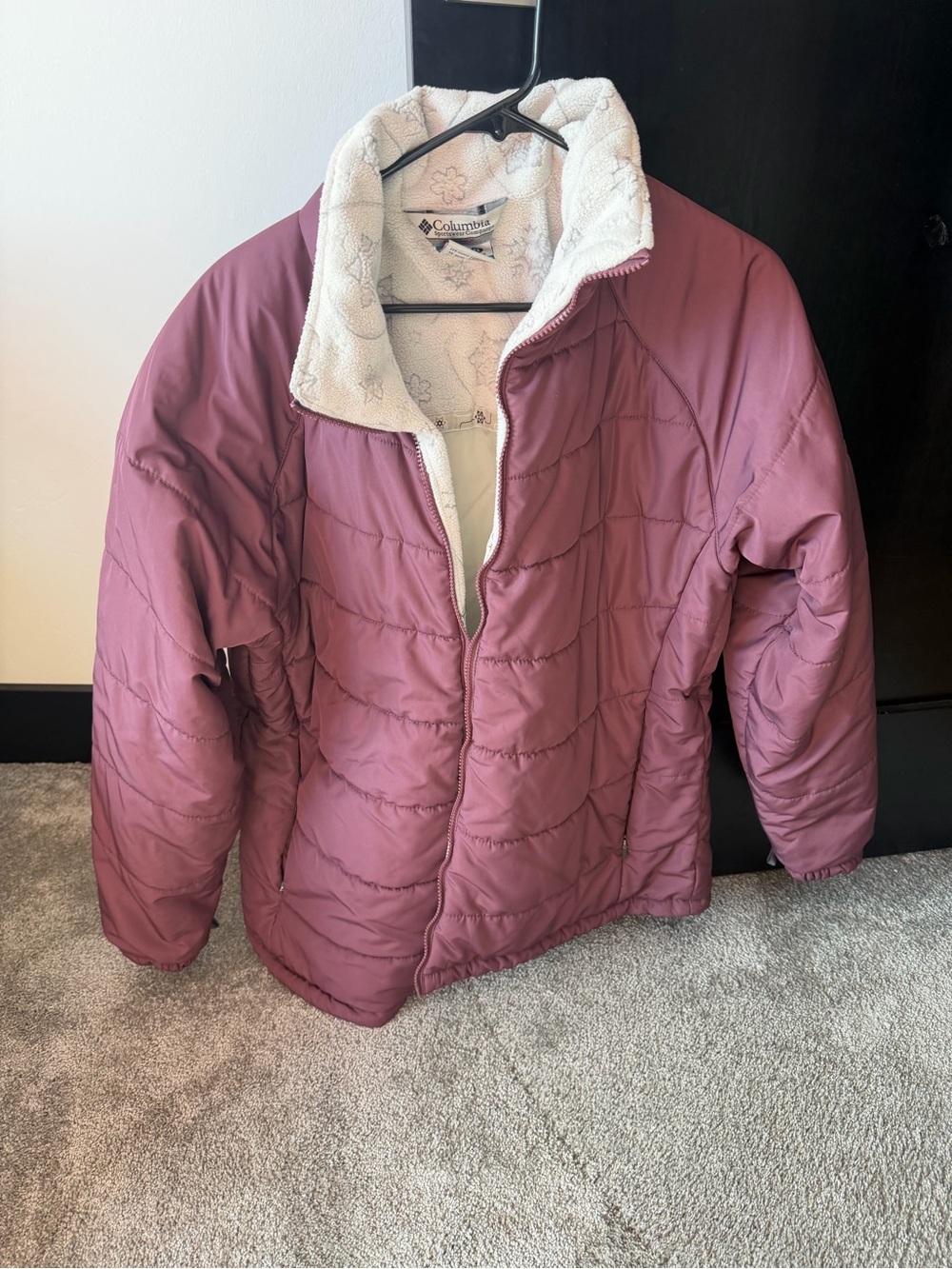 Columbia Women’s Reversible Puffer Jacket in Dusty Rose with Cream Lining